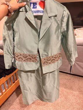 C.W. Designs two piece green set - girls large